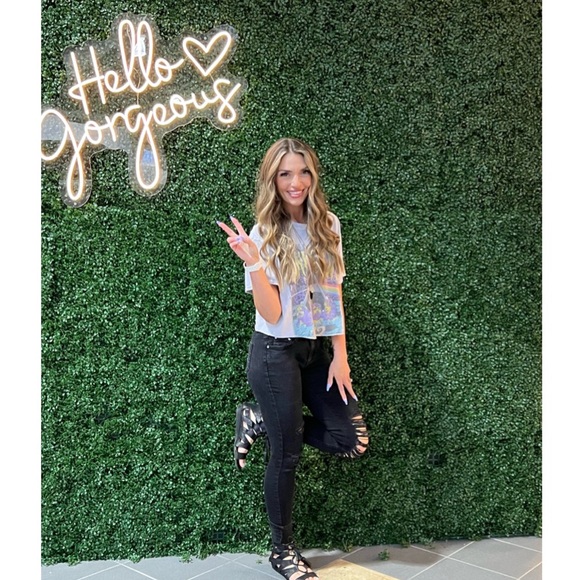 Meet your Posher, Trisha - Picture 3 of 15